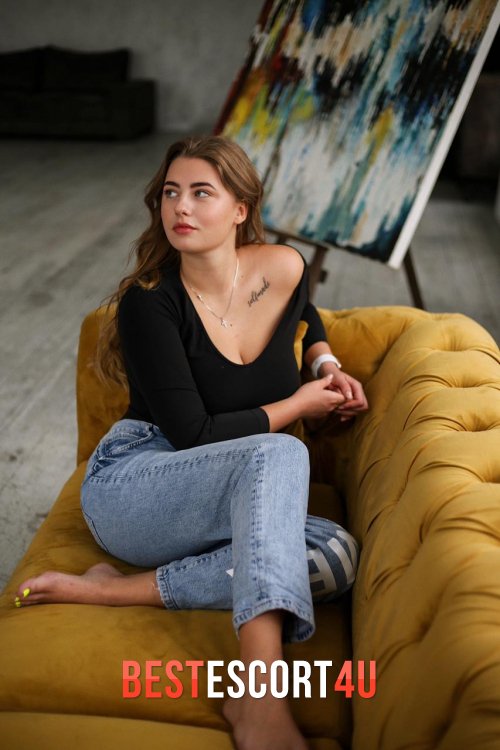 Blond / brown hair Katty picture 4 at 600 for the first hour